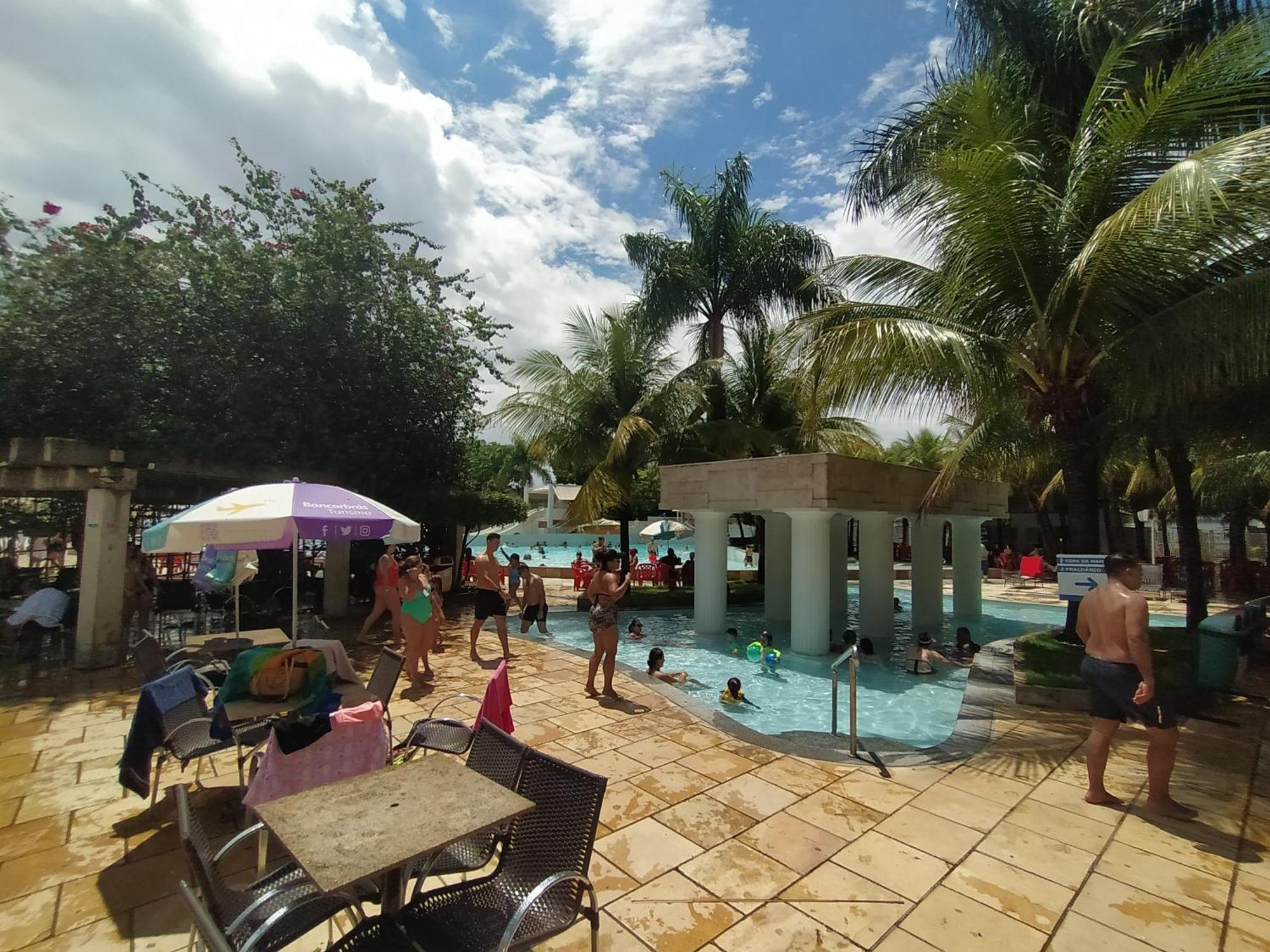 Lacqua Diroma, Mais Parque Acquatico Com Piscina De Ondas Caldas Novas Exterior foto