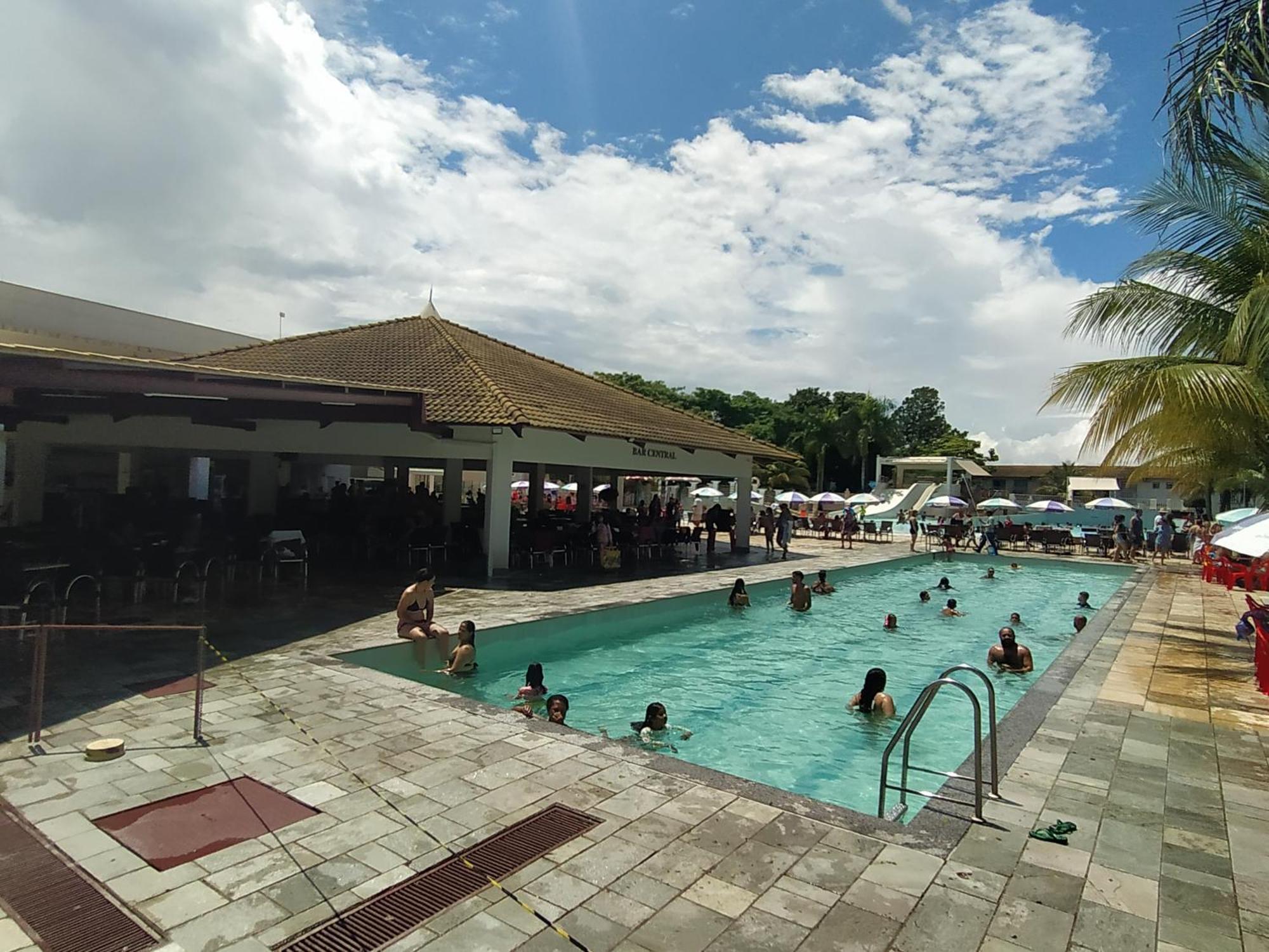 Lacqua Diroma, Mais Parque Acquatico Com Piscina De Ondas Caldas Novas Exterior foto
