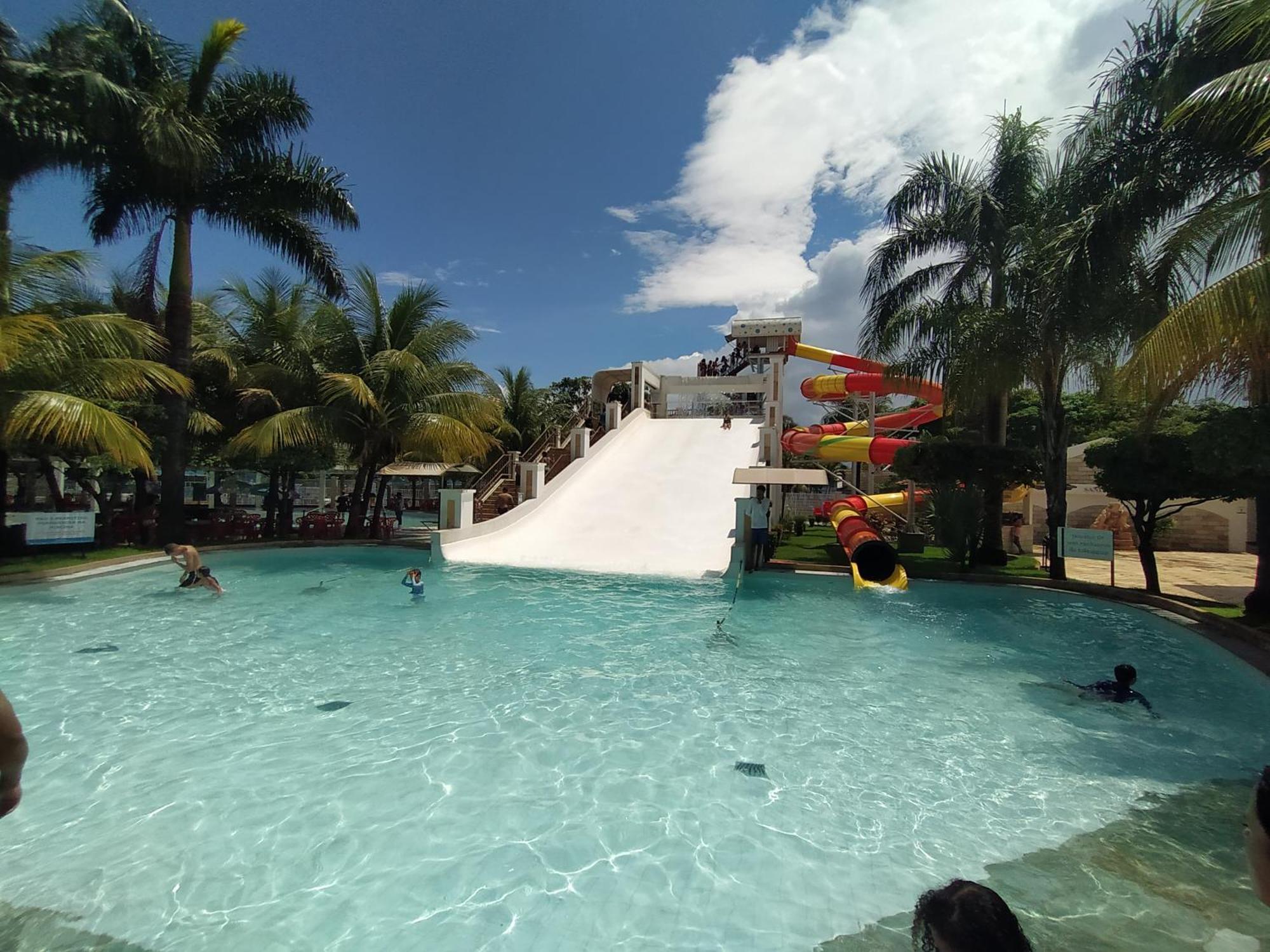 Lacqua Diroma, Mais Parque Acquatico Com Piscina De Ondas Caldas Novas Exterior foto