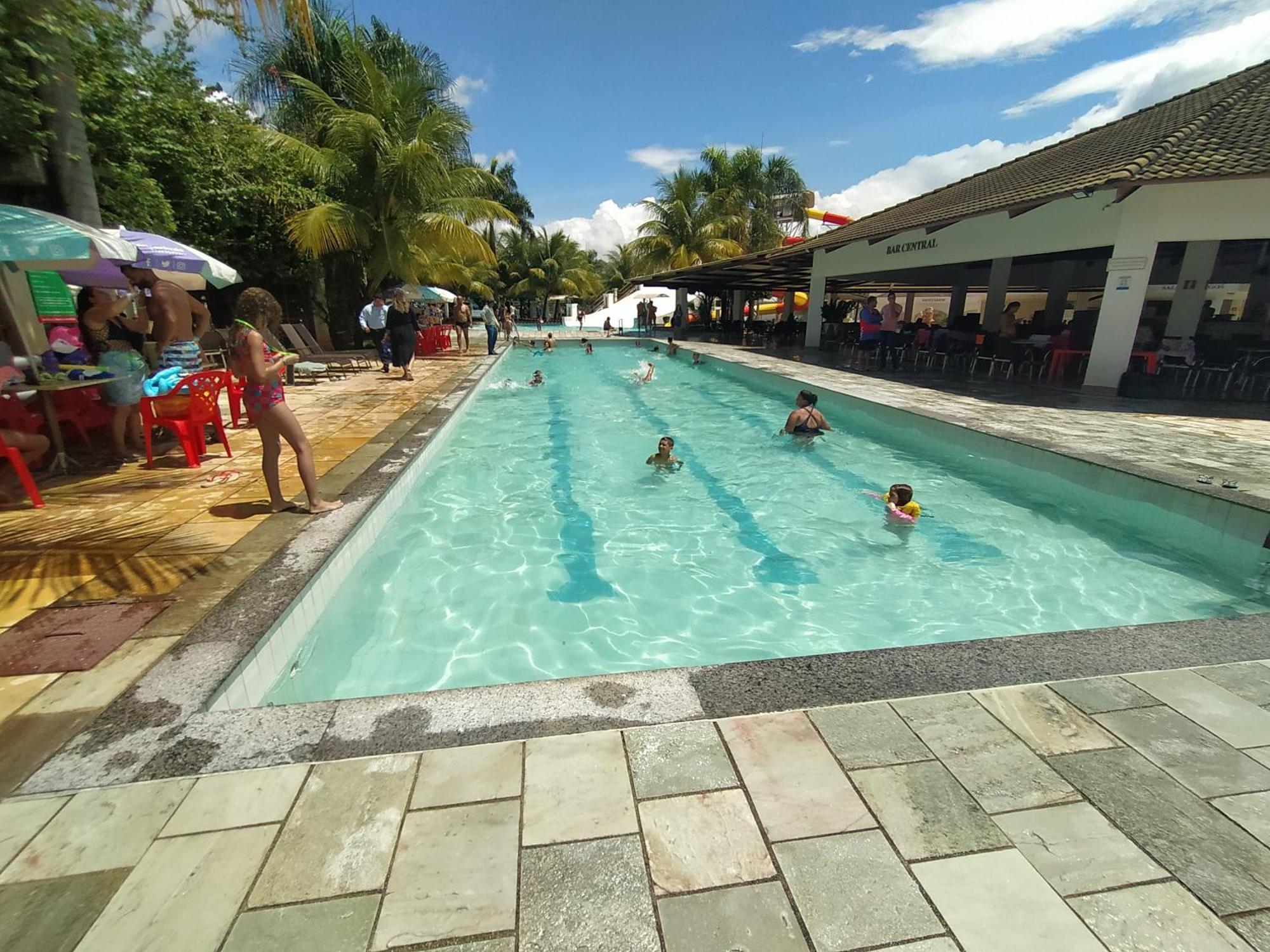 Lacqua Diroma, Mais Parque Acquatico Com Piscina De Ondas Caldas Novas Exterior foto